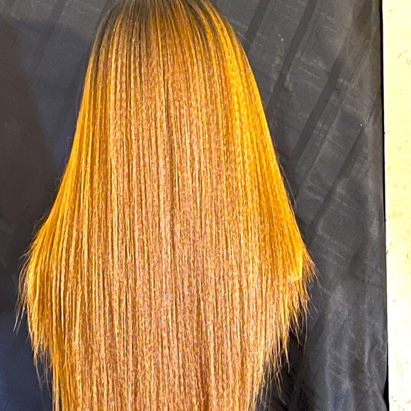 ⭐️⭐️BEAUTIFUL SYNTHETIC HAIR WIG⭐️⭐️ - Picture 5 of 8